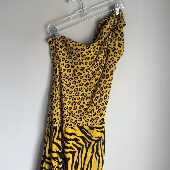 Moschino silk Yellow Animal-Print One-Shoulder Maxi Dress 10 - Picture 3 of 16